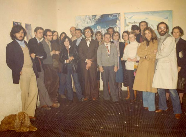 Imágenes de la exposición: Galería Baudes, 1973-2003, treinta años de arte contemporáneo y tantas cosas más. Mundo del arte en Baudes. Foto de grupo en el local de Claudio Coello 43